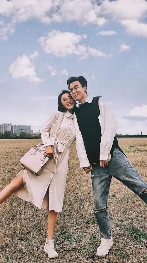 五种适合情侣的最佳拍照姿势拿走不谢拍照姿势秀恩爱