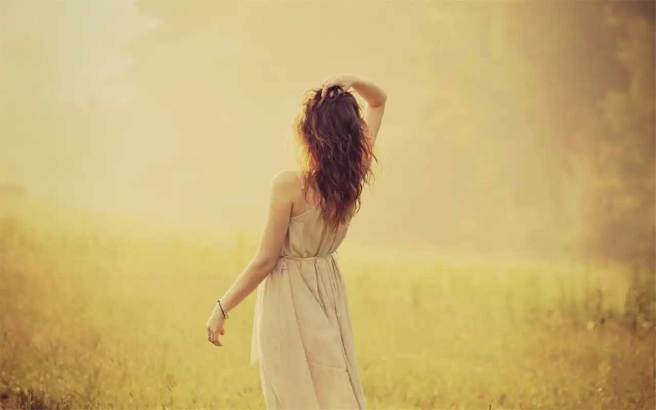 伤感女生唯美孤单背影