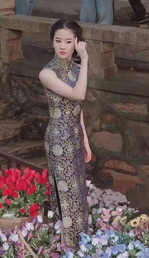 穿旗袍穿得最美的6位女星,刘亦菲baby小家碧玉,关晓彤却迷人_设计