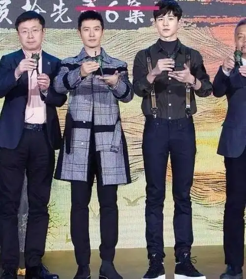 再说说刘昊然老师,他给人的感觉是国民弟弟,既然是弟弟,身高应该也就