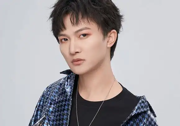 周深-周深个人资料及图片周深简介年龄身高八卦-小薇女性时尚