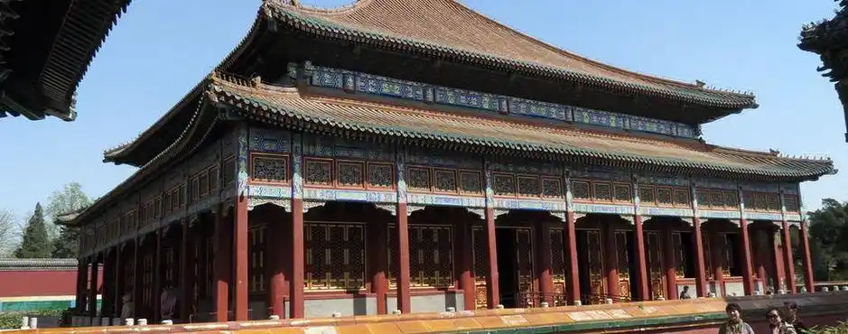 极乐世界殿极乐世界殿是清高宗皇帝为其母孝圣皇太后祝寿祈福而修建的