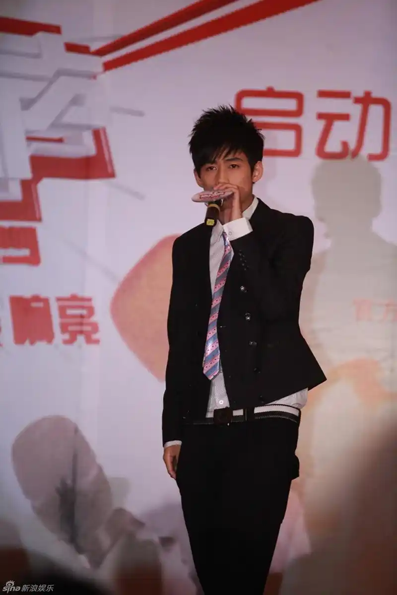 新浪娱乐讯 今日(3月31日),2010快乐男声在北京举行了启动新闻发布会.