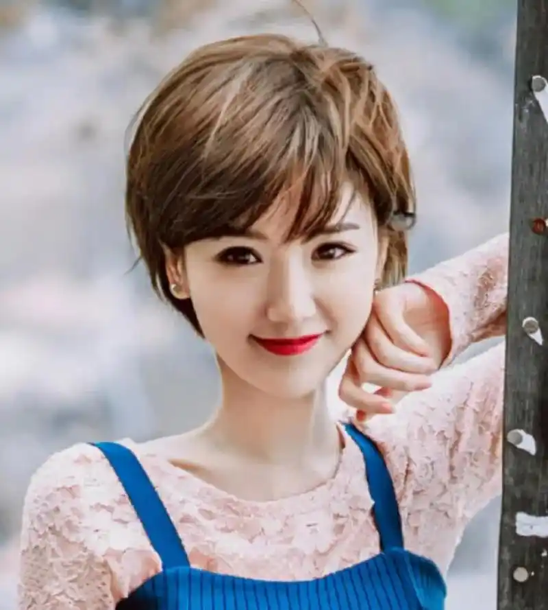 娱乐圈中的短发女星,干练帅气又楚楚动人!