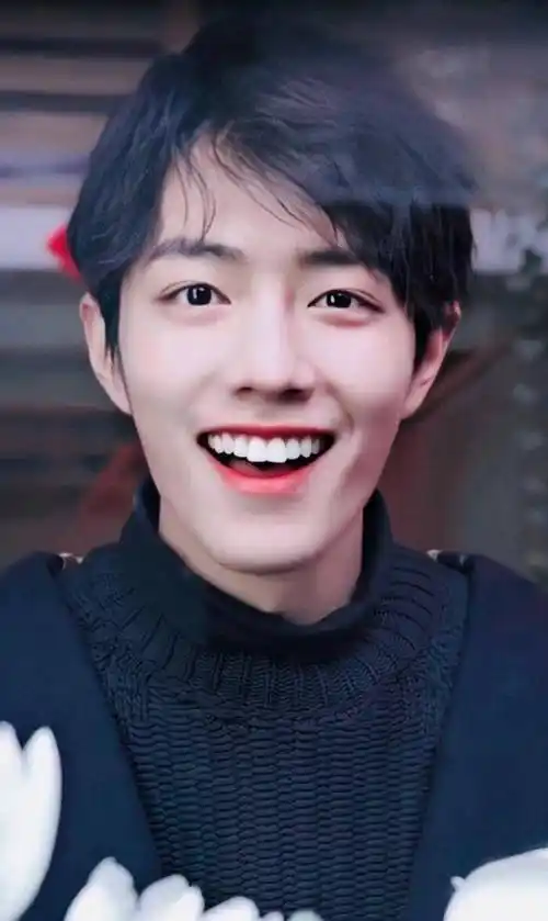 有一种治愈,叫做肖战的露齿笑!_笑容_时候_明亮