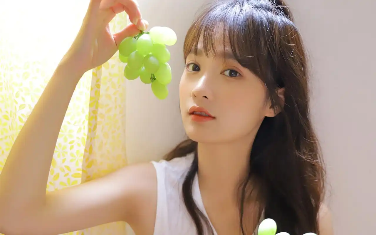 夏日女孩甜美私房写真桌面壁纸