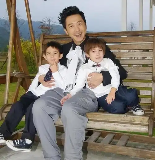 庾澄庆儿子是知名歌手如今62岁的我不敢老去还要照顾老母亲