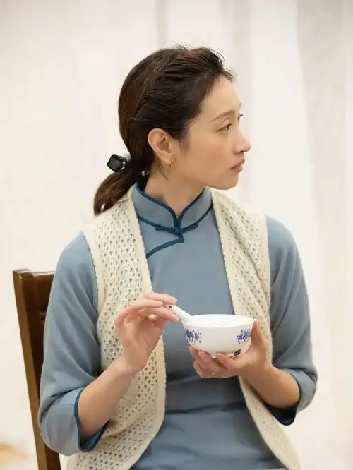 沈佳妮:体操运动员转行做演员,嫁小一岁朱亚文,生两女都当成宝