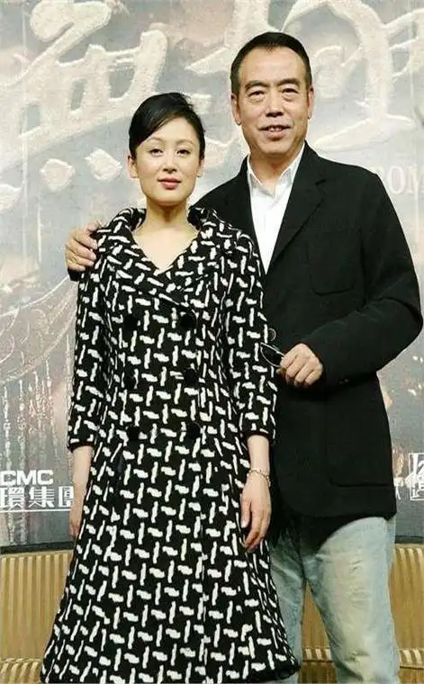 据传,陈凯歌的第一任妻子姓张,但她