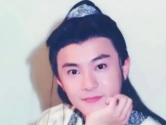 "风水轮流转",59岁复出的张卫健,"处境"越发尴尬了_演唱会_头发