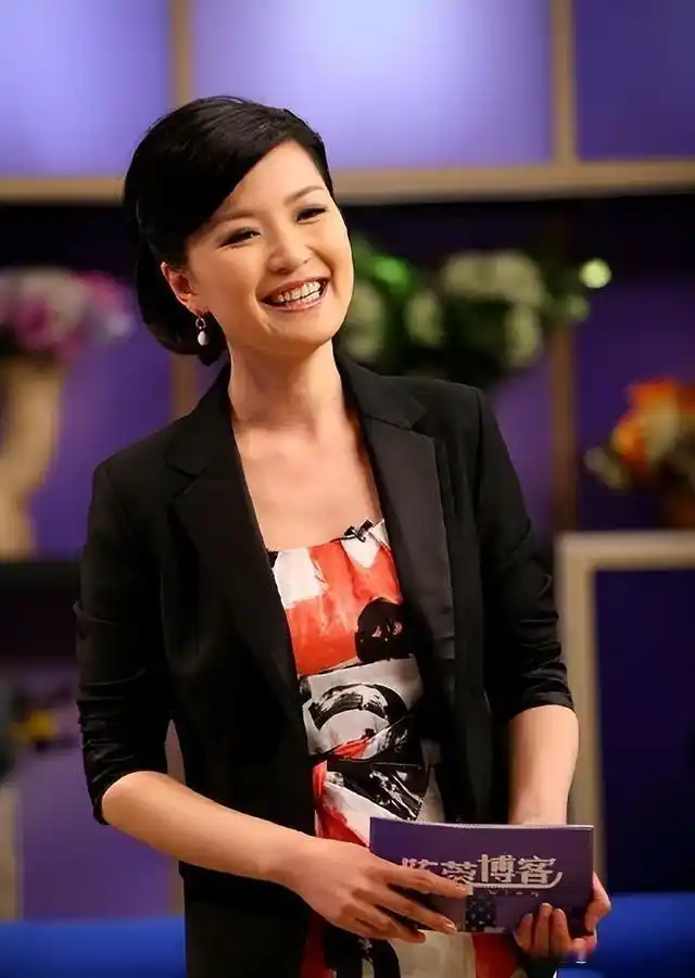 美女主持人陈蓉,风波后复出,家庭美满