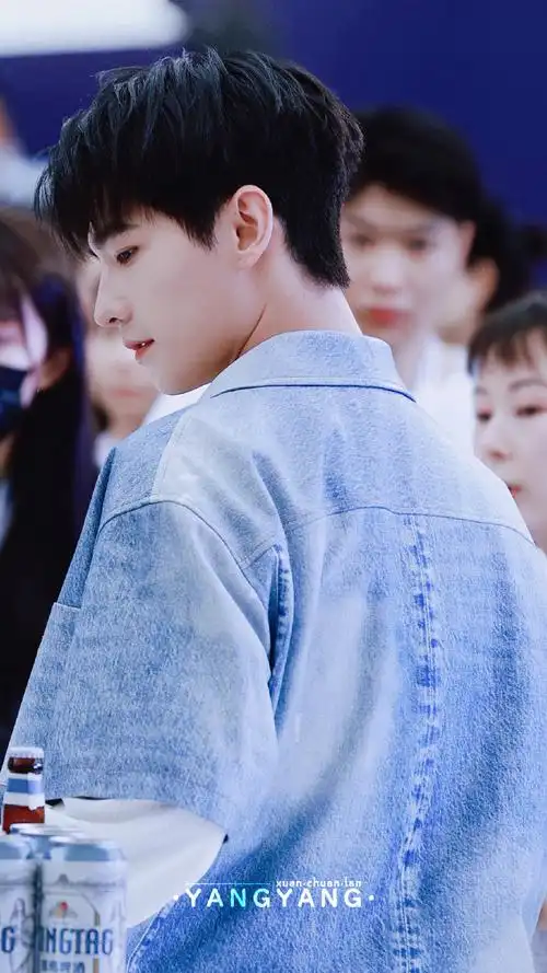 杨洋打卡西安青岛白啤生活家营地##青岛啤酒白啤代言人杨洋