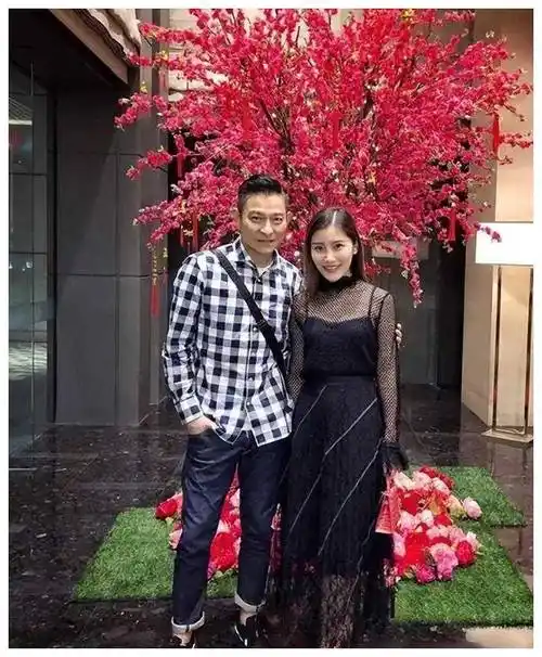 朱丽倩舅舅庆生刘德华小姨子抢镜陈志远两儿子帅气登场