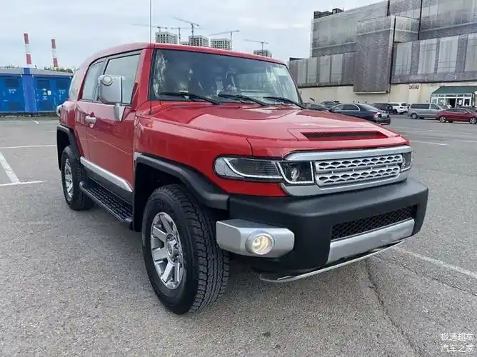 实拍丰田fj酷路泽诠释四驱越野的魅力