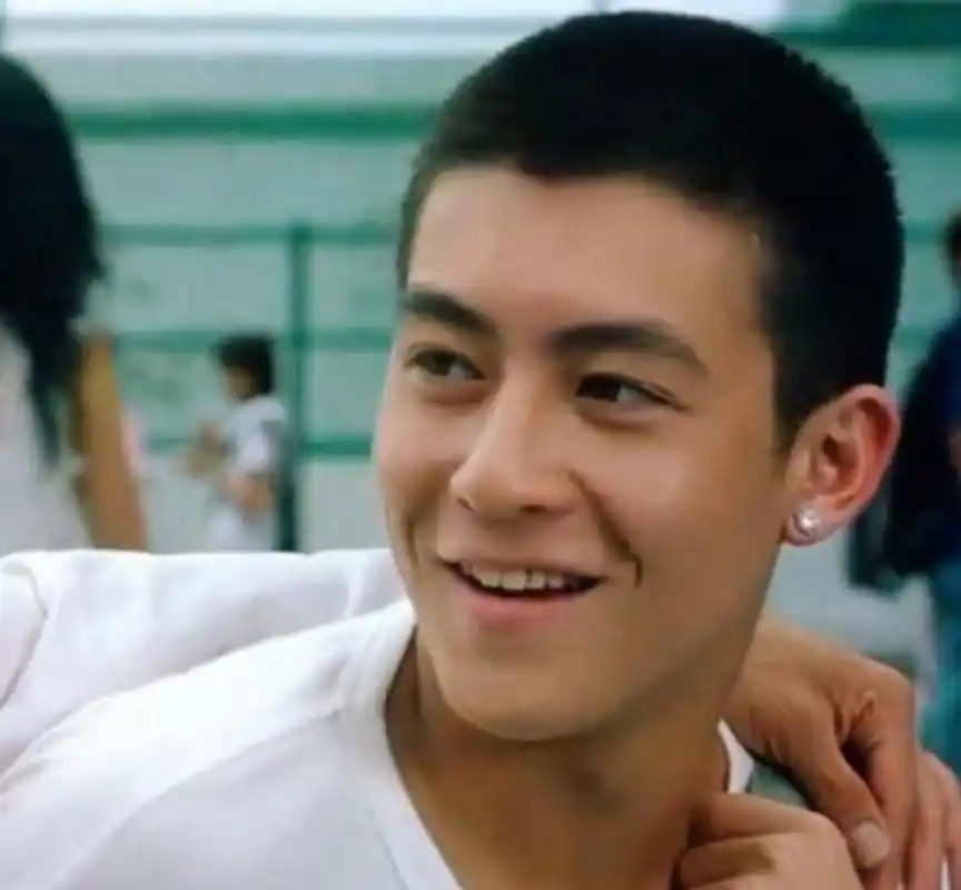 41岁陈冠希重现《无间道》男人味气势,平头造型遭网友直言:沧桑