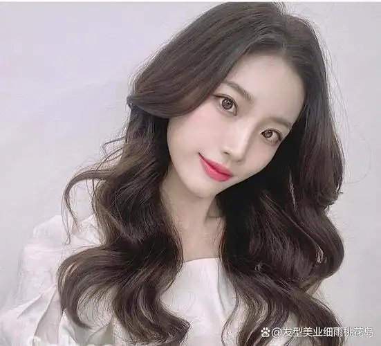 中长发烫s卷真的很显温柔,没有小卷这