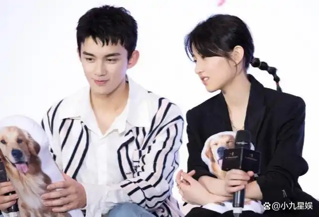 吴磊女朋友是谁?与向涵之用过多个同款,磊哥因这张图片传绯闻