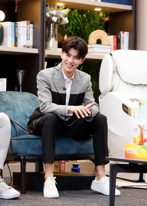 任嘉伦综艺盘点之闪闪发光的你