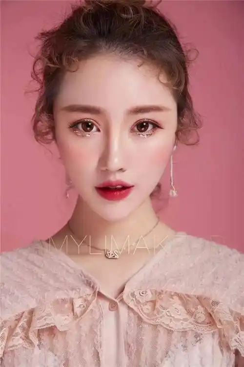 2021时尚大气新娘造型你喜欢哪一款