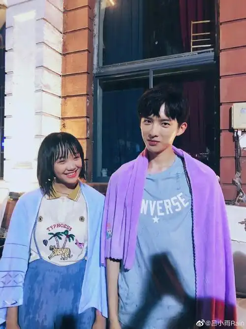 吕小雨[超话]##时光与你都很甜