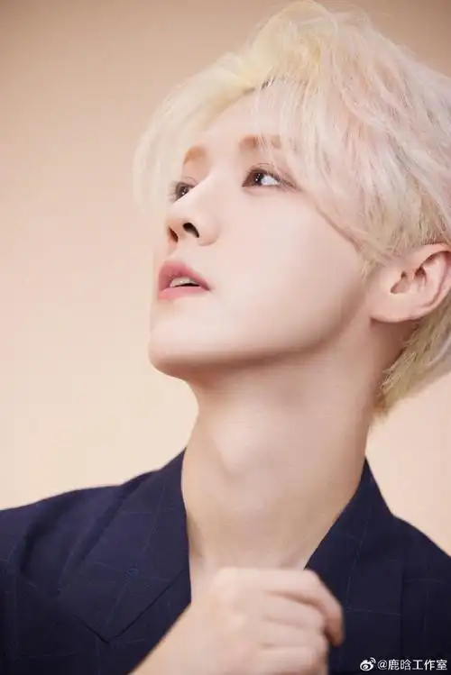 鹿晗超话假期福利第一弹来咯!