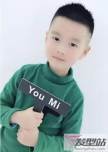 儿童发型短发寸头 小男孩剪完帅翻天--sms580