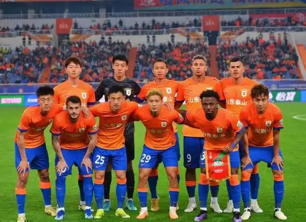 22山东泰山11打10遭保级队逼平卡扎91分钟破门克雷桑伤退