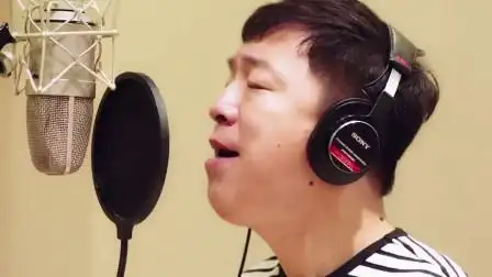 黄渤不愧是最会唱歌的影帝,一首《爱与愁》,征服好声音导师!