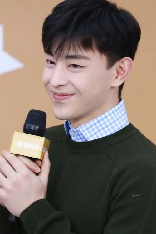 一枚可爱的小绿灯#邓伦#98