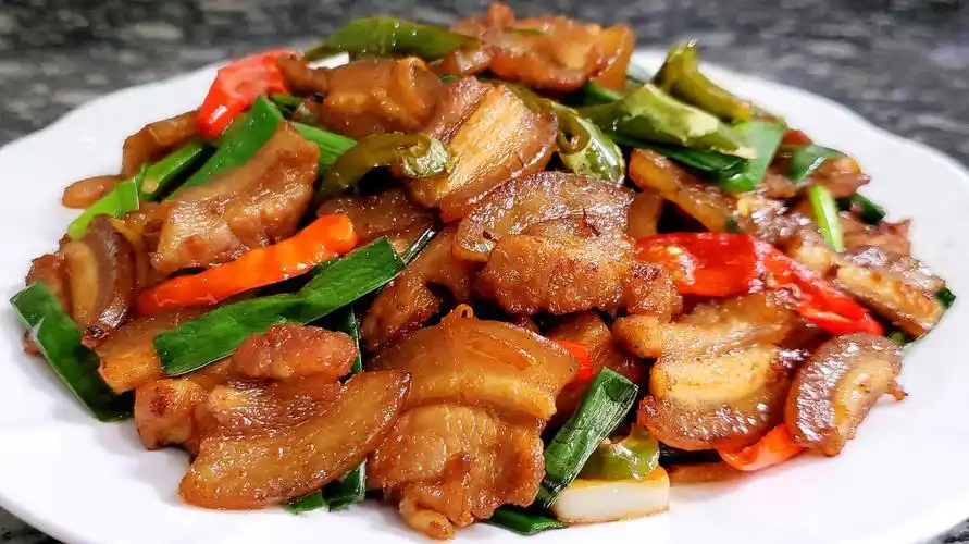 回锅肉最简单的家常做法,味道不输饭店,我能多吃一碗饭