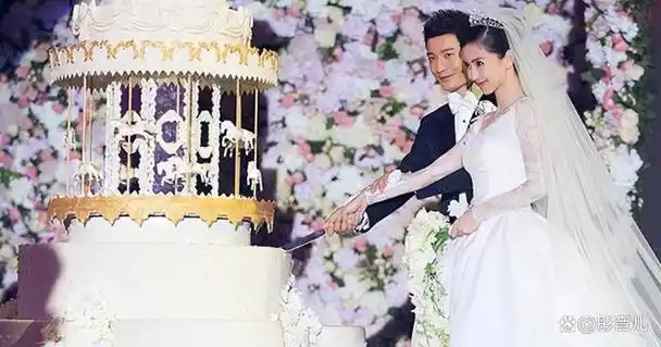 杨颖和黄晓明在婚礼结婚之前,杨颖是个只配出现在八卦板面上,不入流的