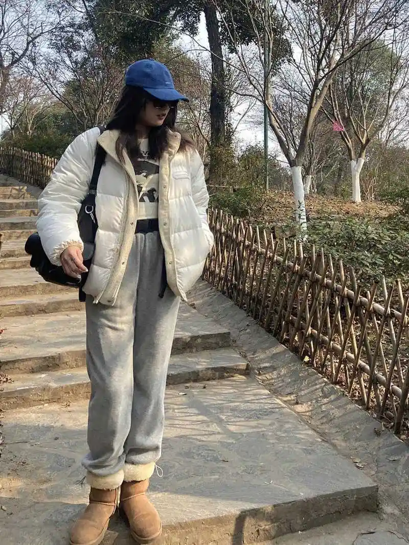 雪地靴到底有多实用?看看这些穿搭造型就懂了,保暖又洋气