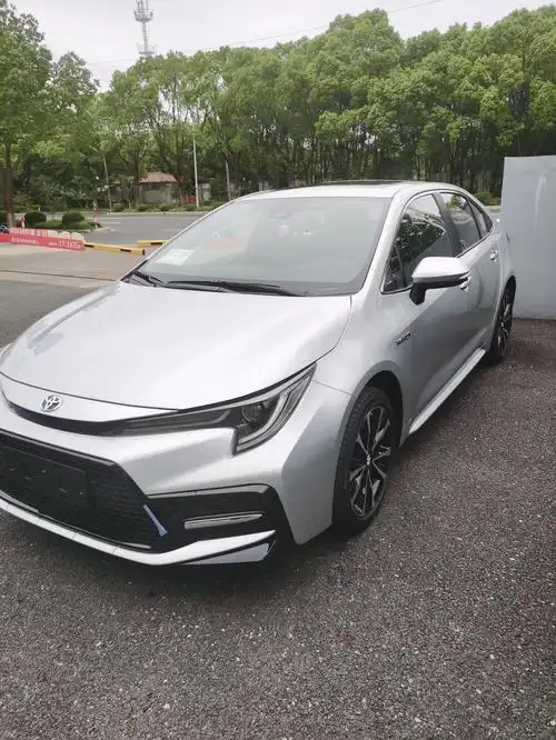 前天提车雷凌双擎运动版水晶银