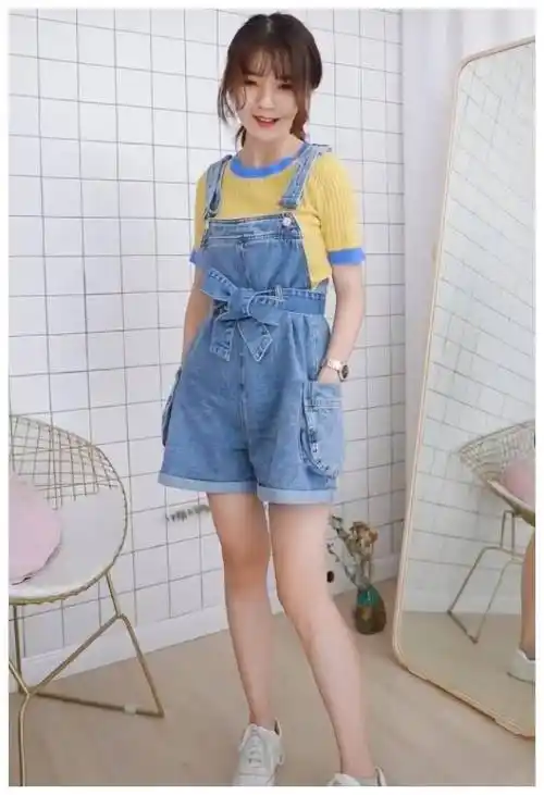 原创152高的女生穿衣服前两套很美看到第三套自带减龄