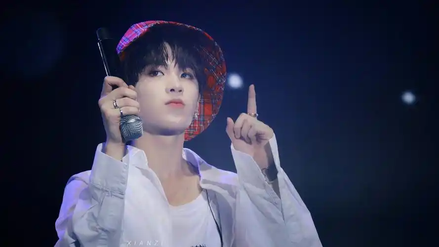 3深圳巡演Ⅱ图见水印黄明昊专属美图搬运工