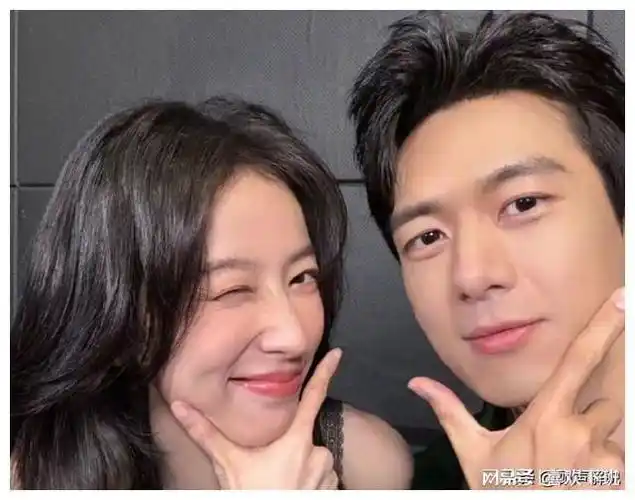 李现绯闻女友,男人缘好到爆,周雨彤堪称帅哥收割机