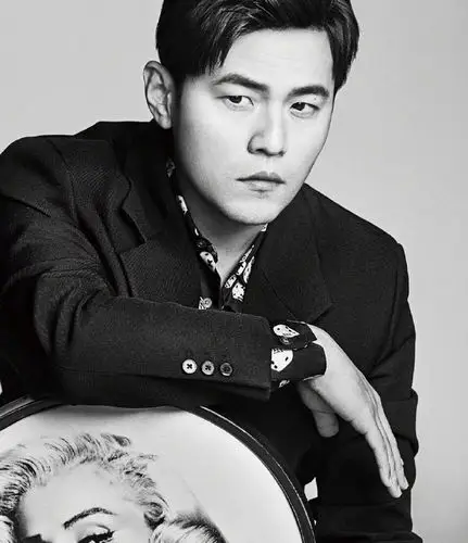 周杰伦帅气黑白封面大片写真图片