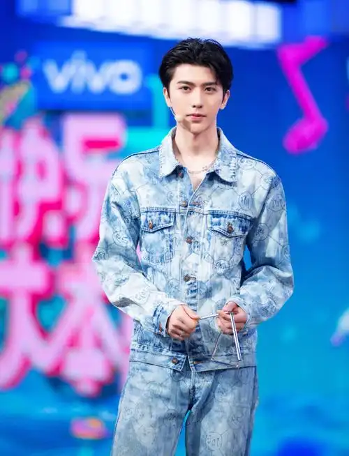 蔡徐坤开挂了##蔡徐坤快乐大本营