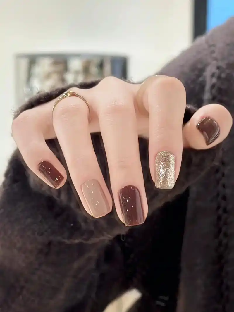 酒酿豆沙06显白冬日冰透红棕 纯色美甲.#指甲油 #短指甲也 - 抖音