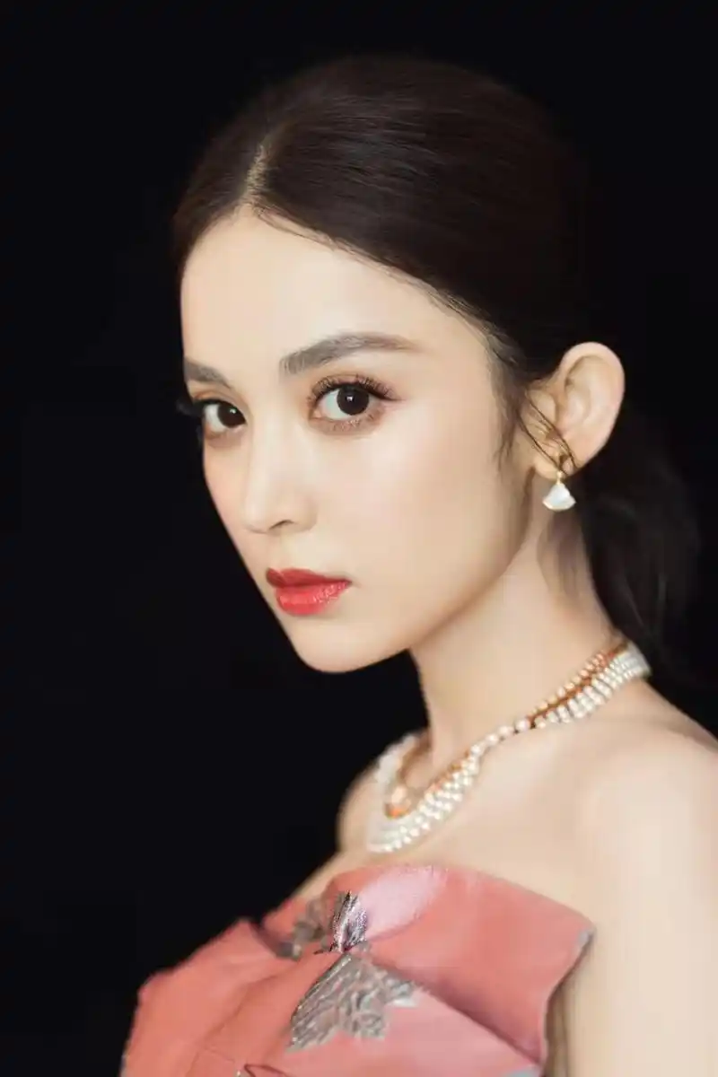 演员古力娜扎高清壁纸写真