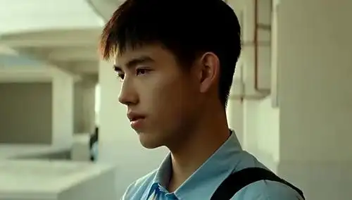 《秘果》片段:陈飞宇男友力爆棚 霸气维护欧阳娜娜-电影-高清视频在线