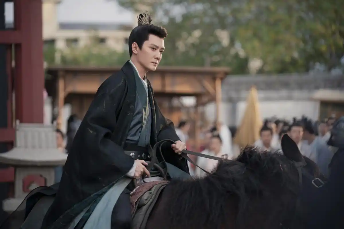 冯绍峰##冯绍峰灼灼风流# 新的一周,王爷冯绍峰剧照掉落,别忘了酵晚