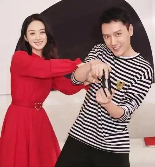 在2018年10月16日,冯绍峰在赵丽颖生日当天晒出结婚照宣布二人结婚.