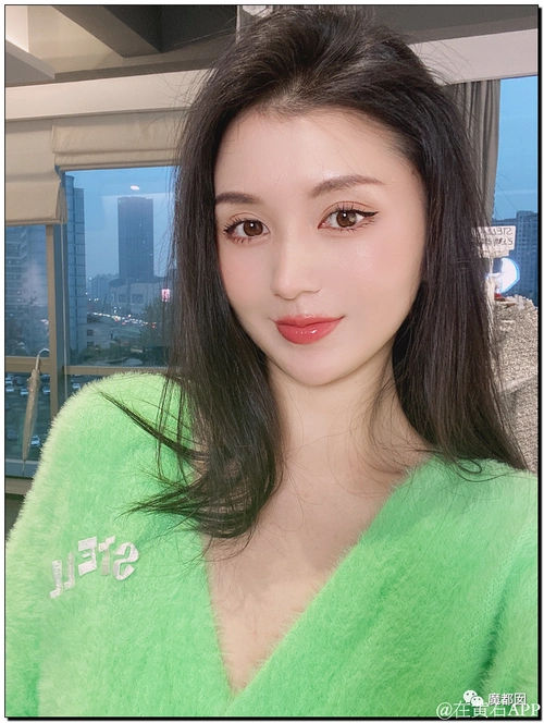 超美网红小冉抽脂后活活疼死更多漂亮少女正迈向黄泉之路