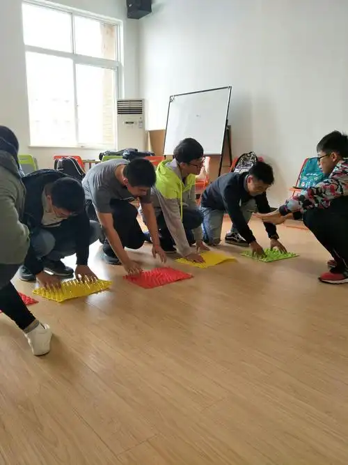 输了的一方要接受惩罚呢,指压板呈上来!