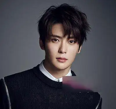 时尚派男士带刘海的侧分头发型!