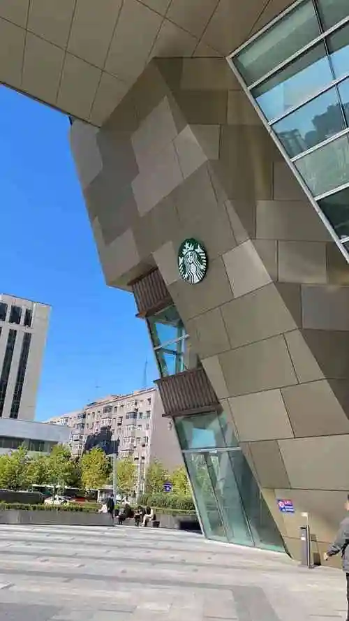 星巴克臻选(沈阳铁西广场店)-"本来想再来喝茶云系列火龙果那款,结果