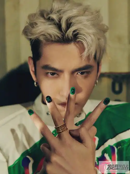 吴亦凡时尚cosmo双封面摩登帅气风格酷炫吸睛