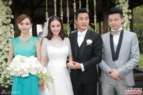 1月8日,杨幂刘恺威巴厘岛大婚,积极响应中央节俭办婚礼号召,一改圈中