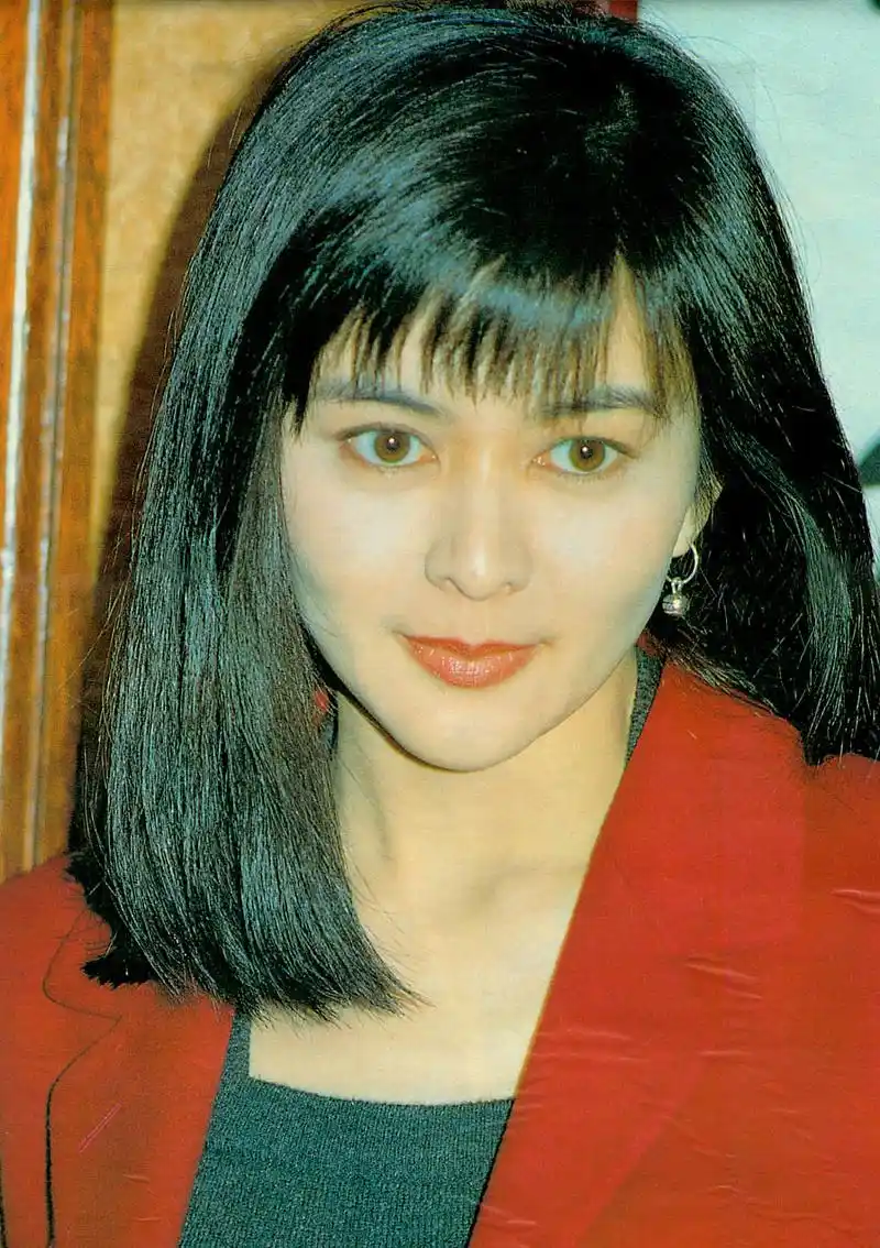 p>关之琳(rosamund kwan),1962年9月24日出生于香港,中国香港女演员